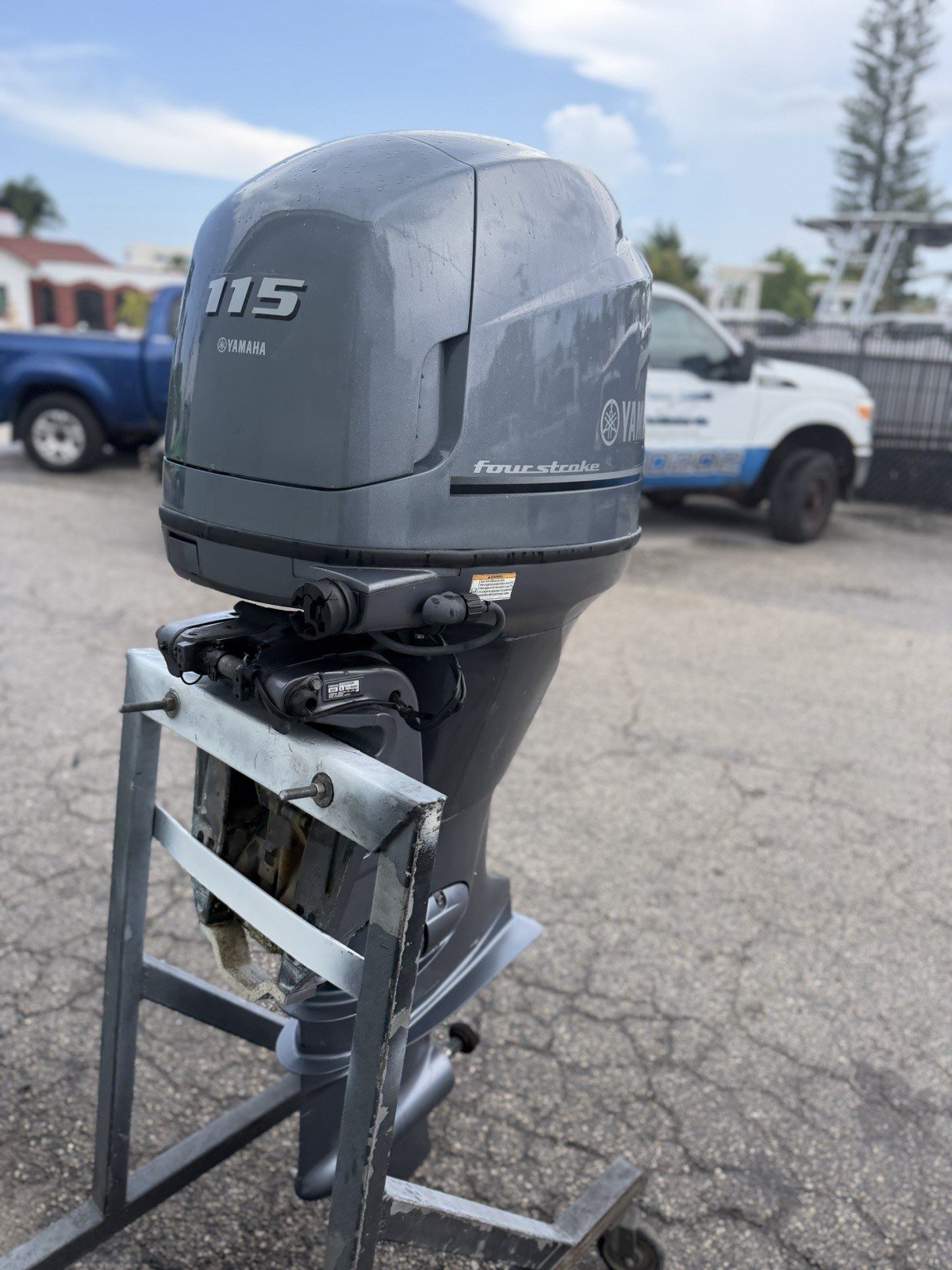 2010 115 HP 115HP YAMAHA FOUR STROKE OUTBOARD MOTOR