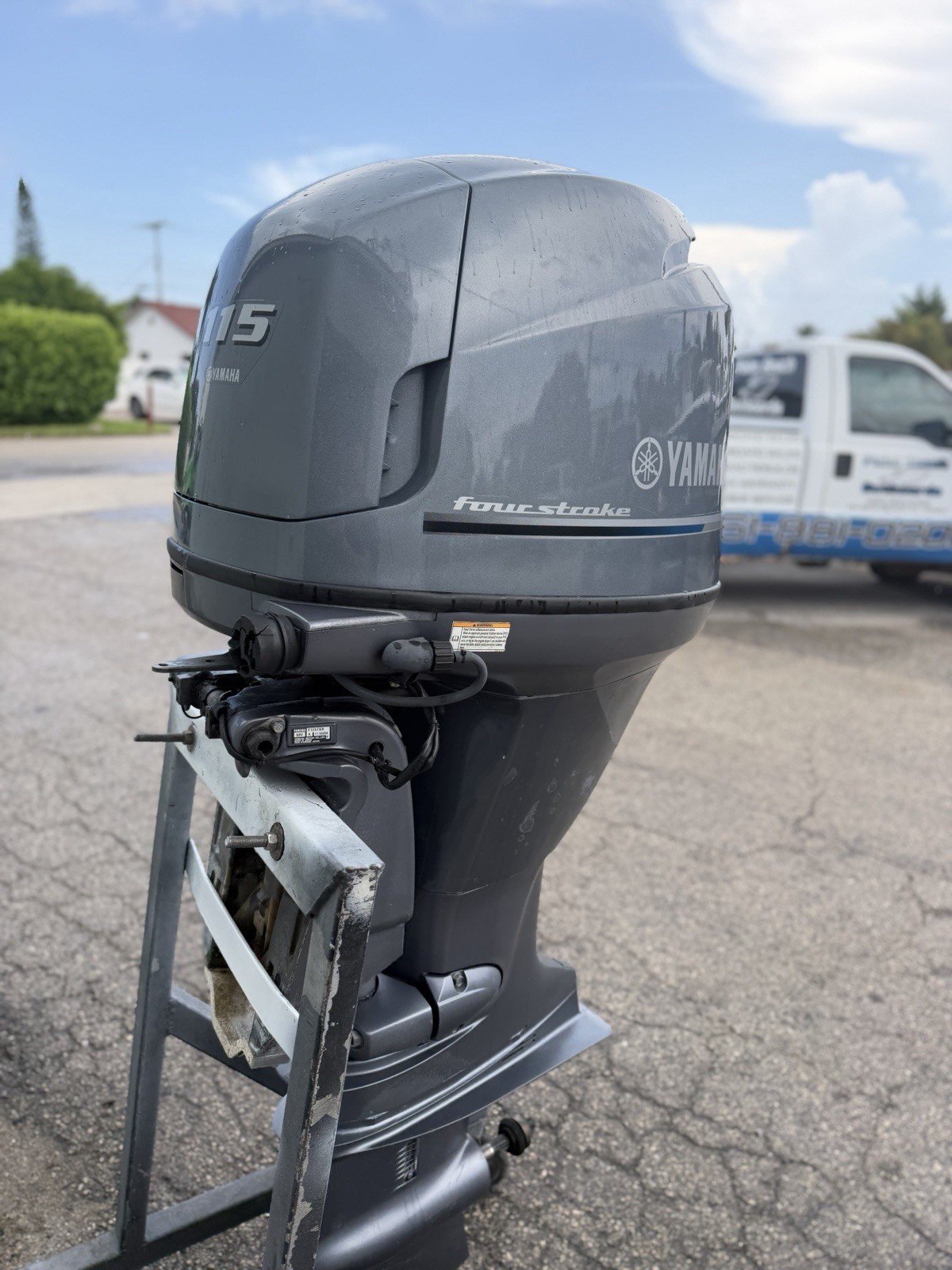 2010 115 HP 115HP YAMAHA FOUR STROKE OUTBOARD MOTOR