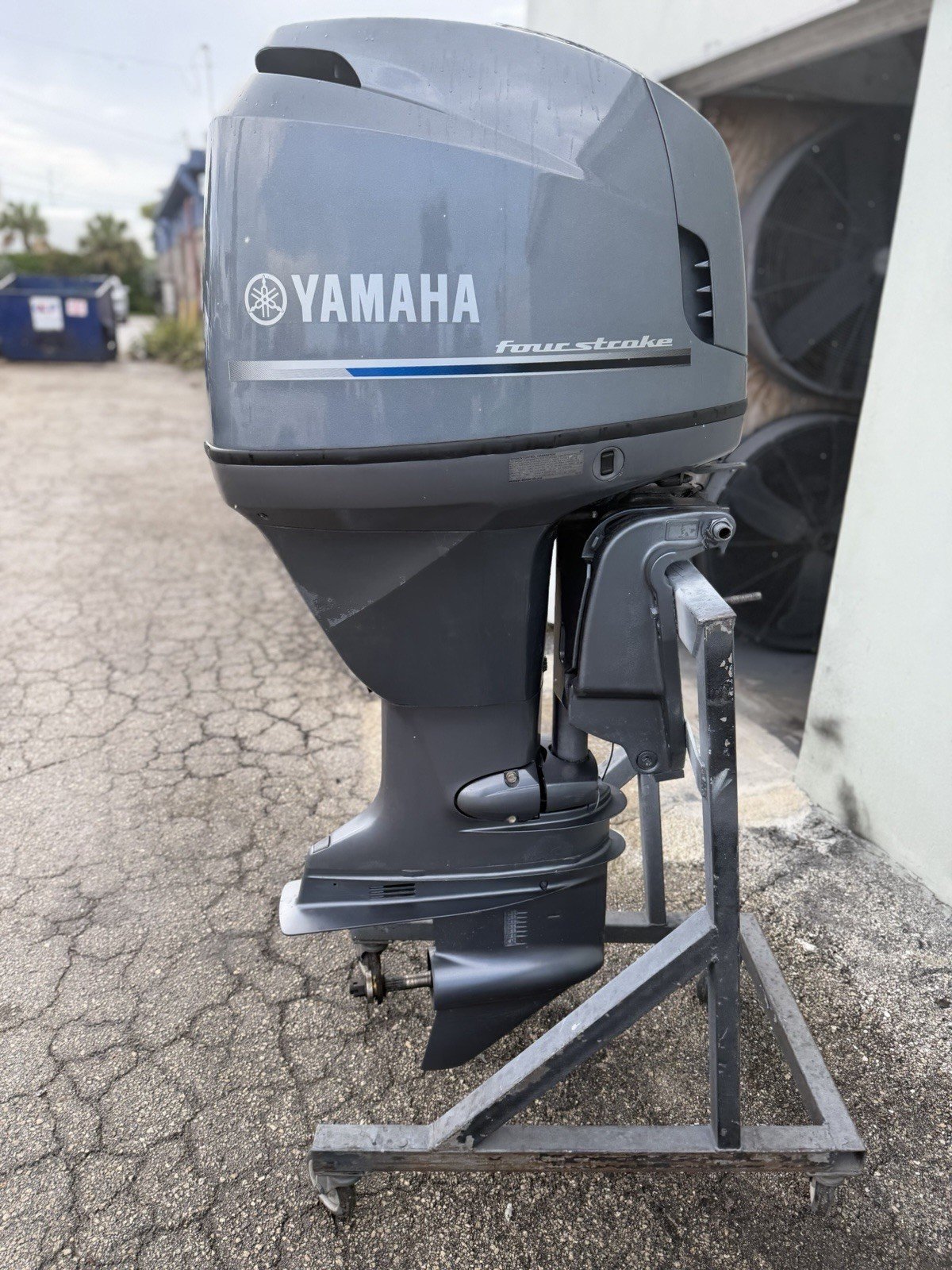 2010 115 HP 115HP YAMAHA FOUR STROKE OUTBOARD MOTOR