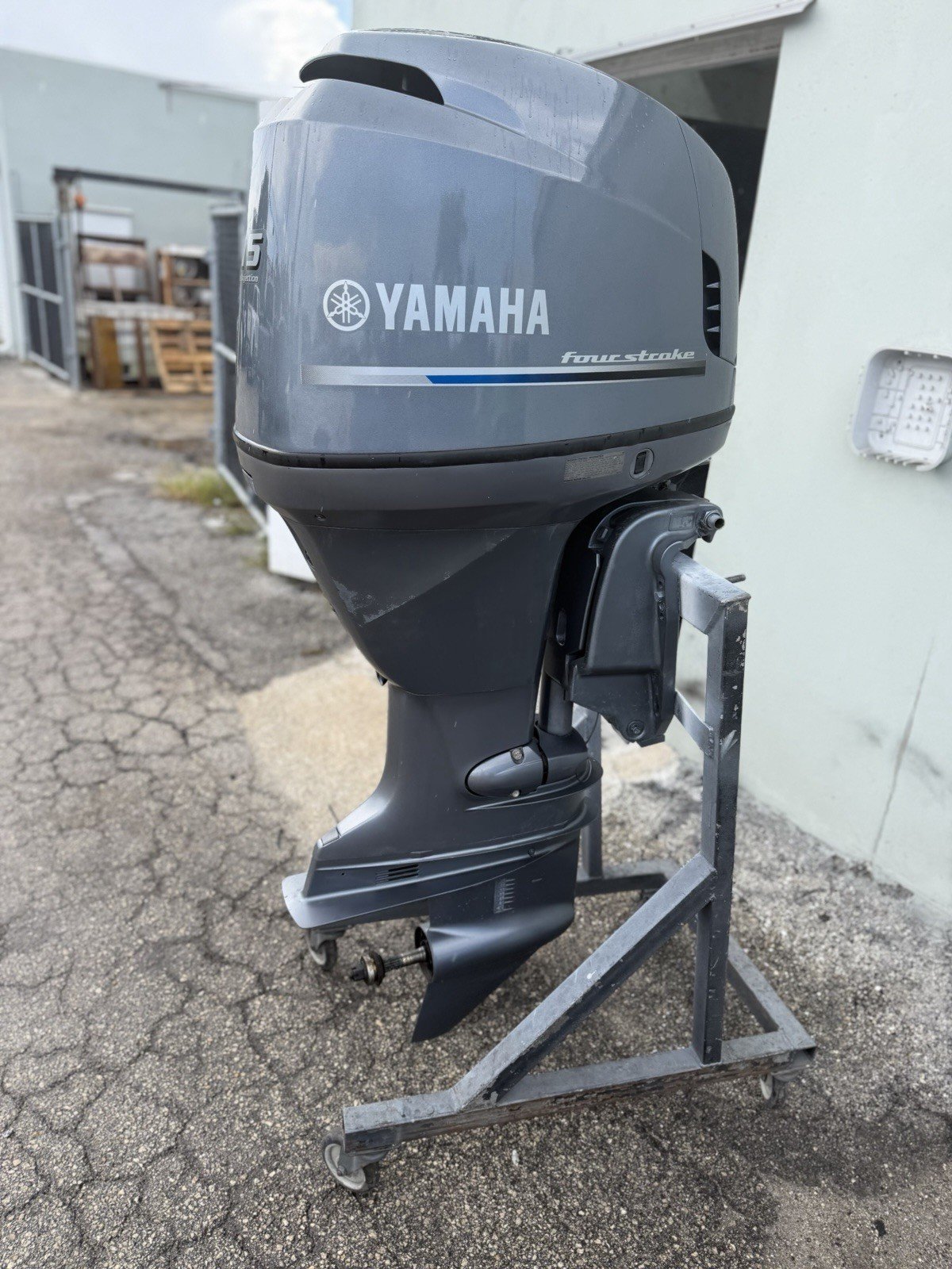 2010 115 HP 115HP YAMAHA FOUR STROKE OUTBOARD MOTOR