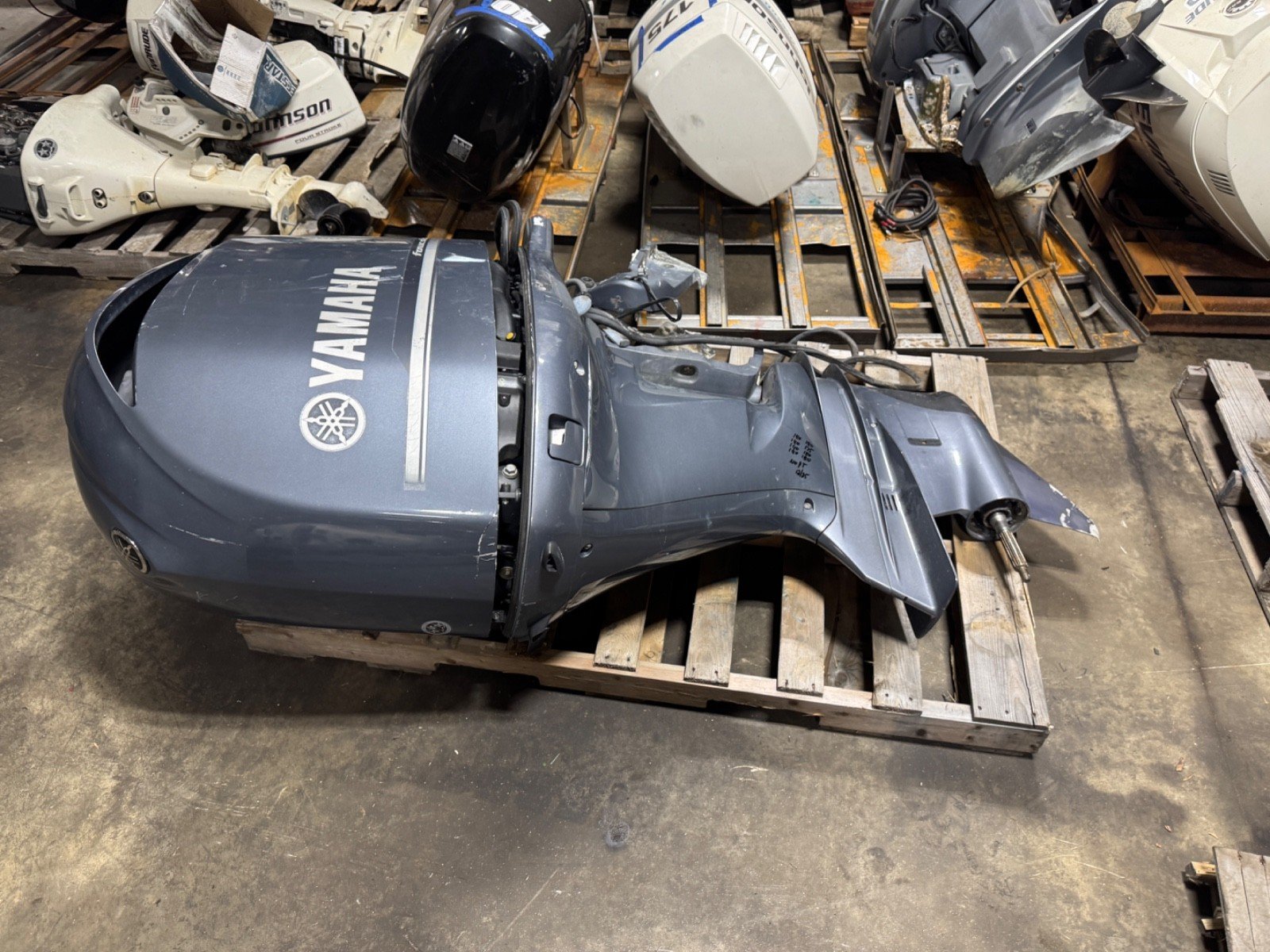 2010 Yamaha F350 V8 4-Stroke 25" Outboard Boat Motor Engine Runs Decent Shape