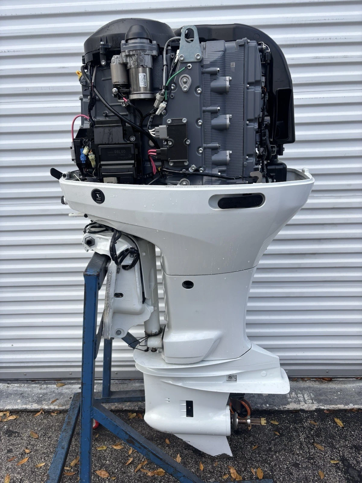 Used 2024 Suzuki DF150A 150 HP 4-Stroke Outboard Motor – 25″ (X) Shaft – Factory Warranty - Image 4