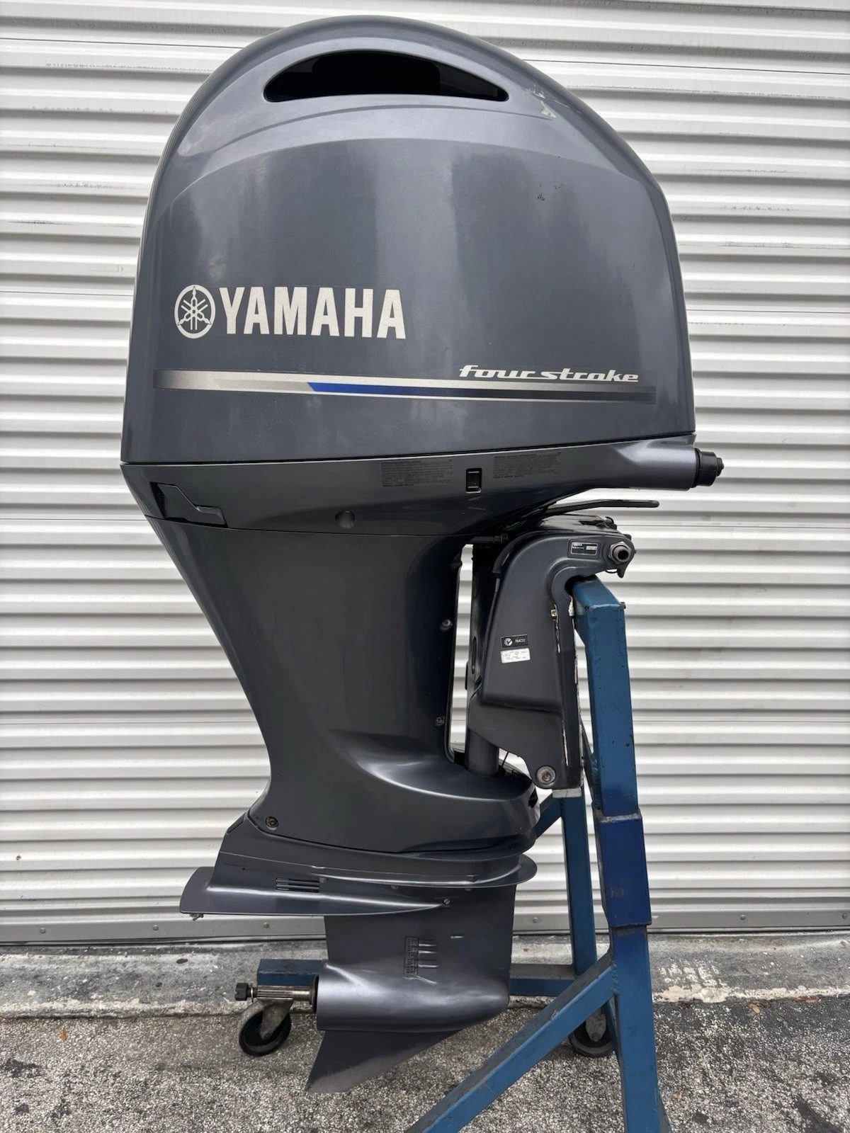 Used 2015 Yamaha F200XCA 200 HP 4-Stroke Outboard Motor – 25″ (X) Shaft – Ready to Mount and Run - Image 4
