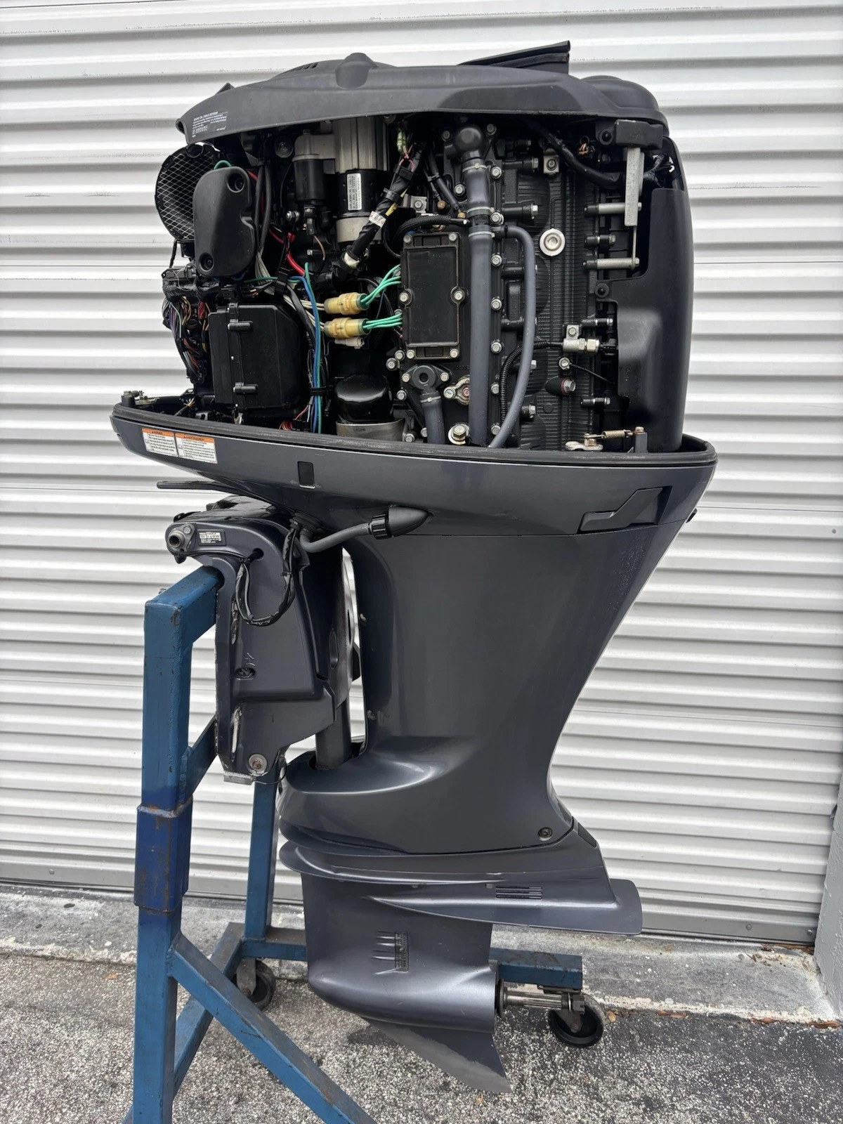 Used 2015 Yamaha F200XCA 200 HP 4-Stroke Outboard Motor – 25″ (X) Shaft – Ready to Mount and Run - Image 3